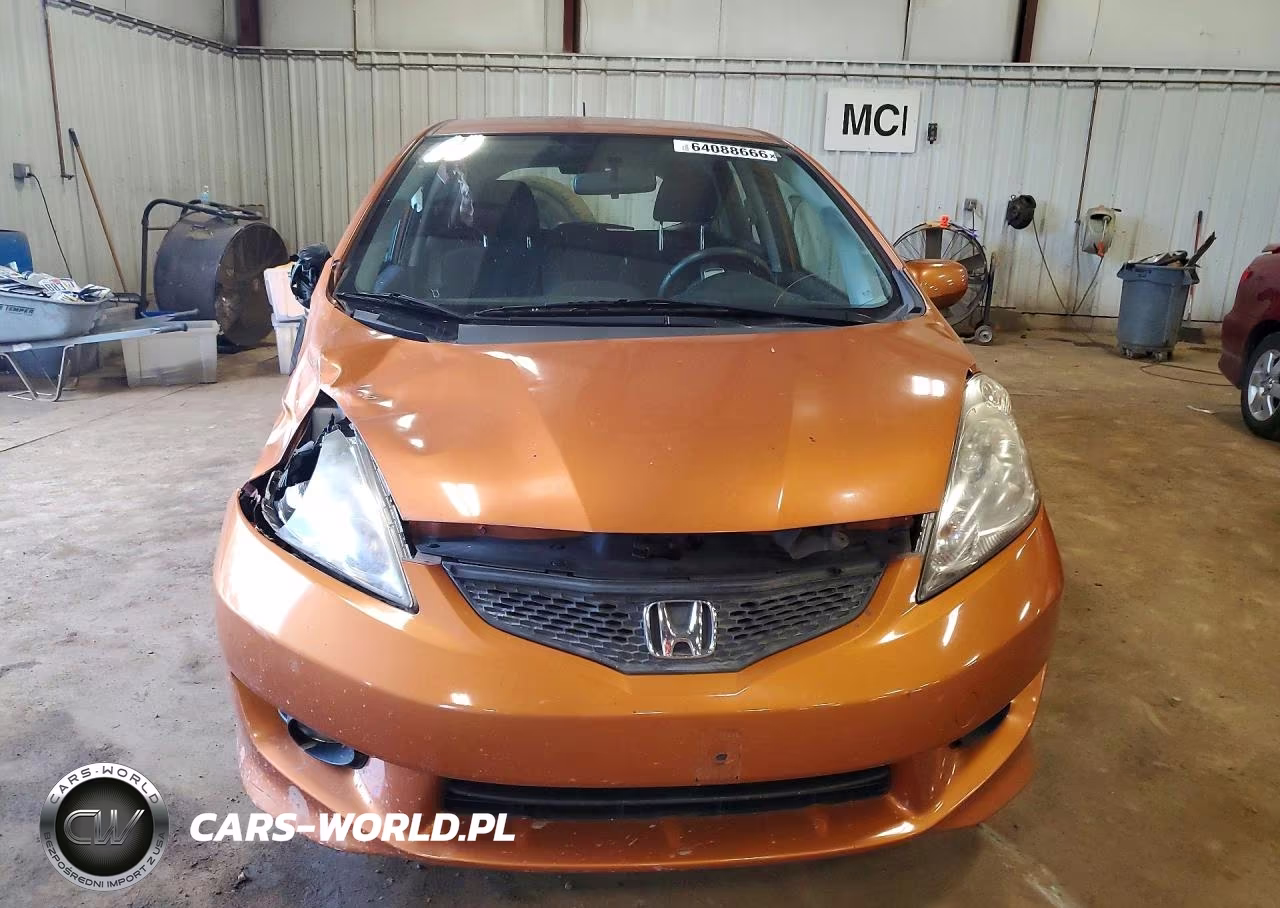 2011 Honda Fit Sport VIN:JHMGE8H63BS010003 - 5
