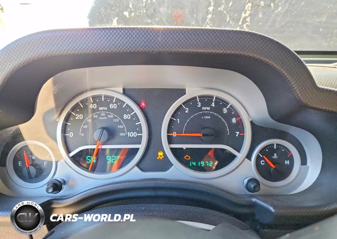 2007 Jeep Wrangler Sahara VIN:1J4FA54107L228512 - 9