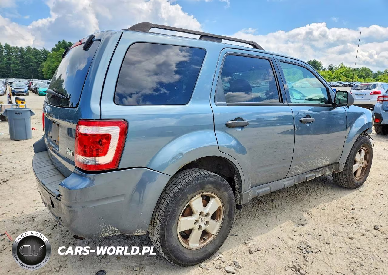 2010 Ford Escape Xlt VIN:1FMCU9DG3AKC61962 - 3