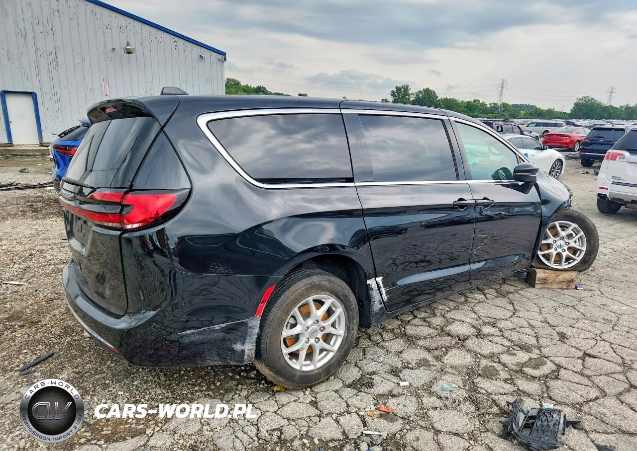 2025 Chrysler Pacifica Select VIN:2C4RC1BG0SR552136 - 3