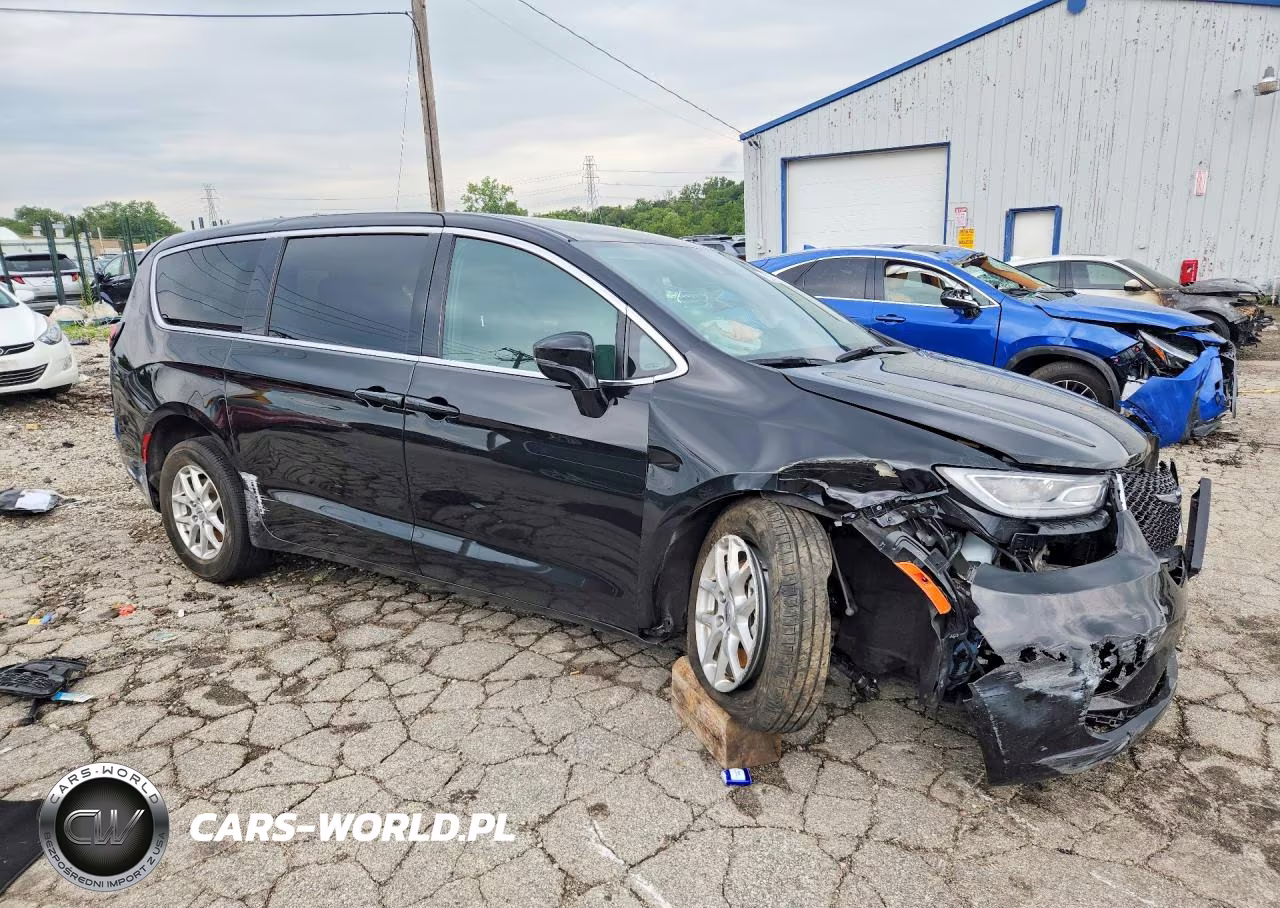 2025 Chrysler Pacifica Select VIN:2C4RC1BG0SR552136 - 4