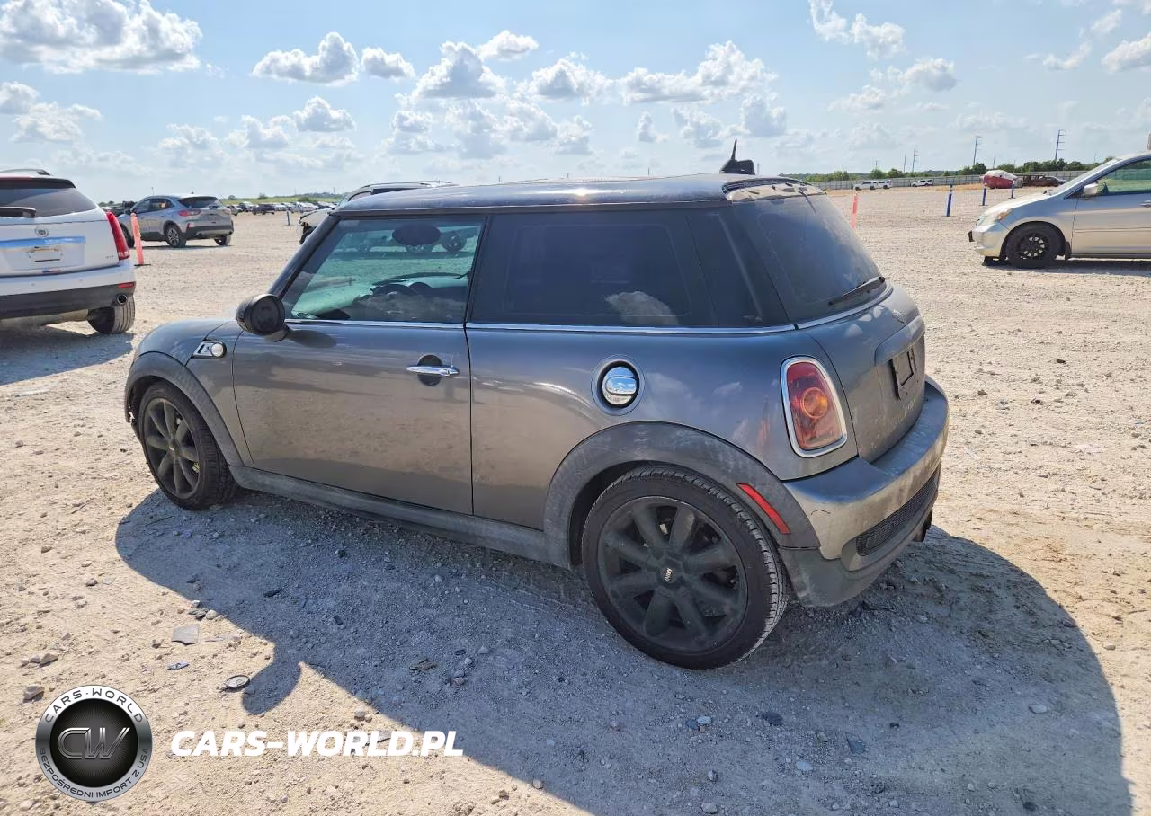 2008 Mini Cooper S VIN:WMWMF73568TT89203 - 2