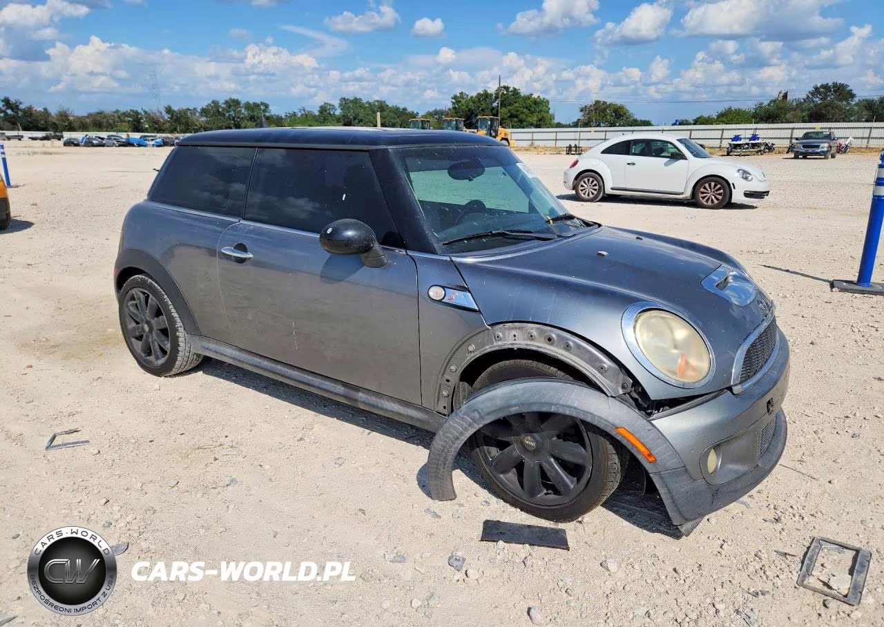 2008 Mini Cooper S VIN:WMWMF73568TT89203 - 4