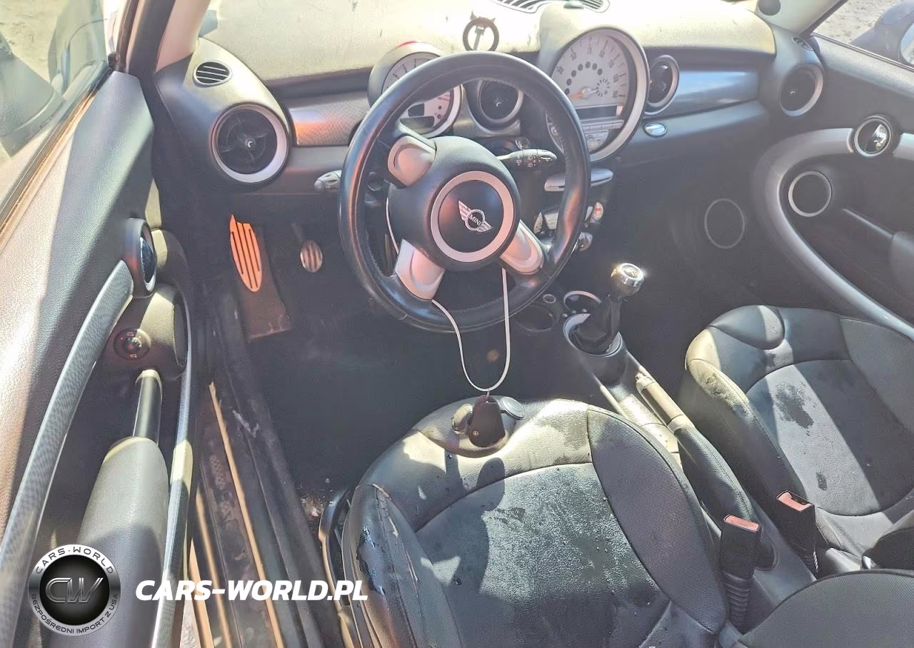 2008 Mini Cooper S VIN:WMWMF73568TT89203 - 8