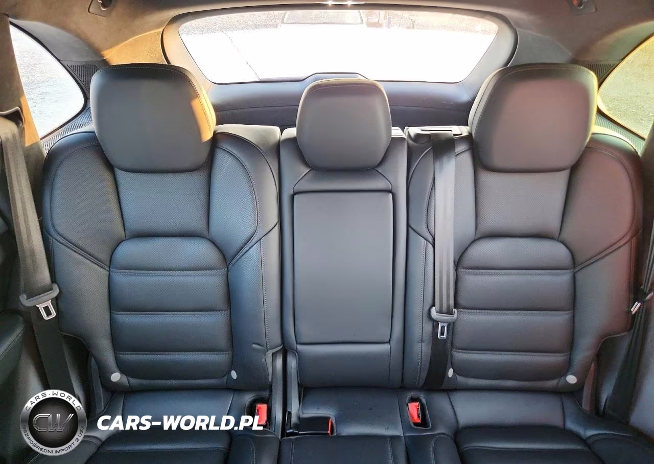 2015 Porsche Cayenne Turbo VIN:WP1AC2A20FLA82308 - 10