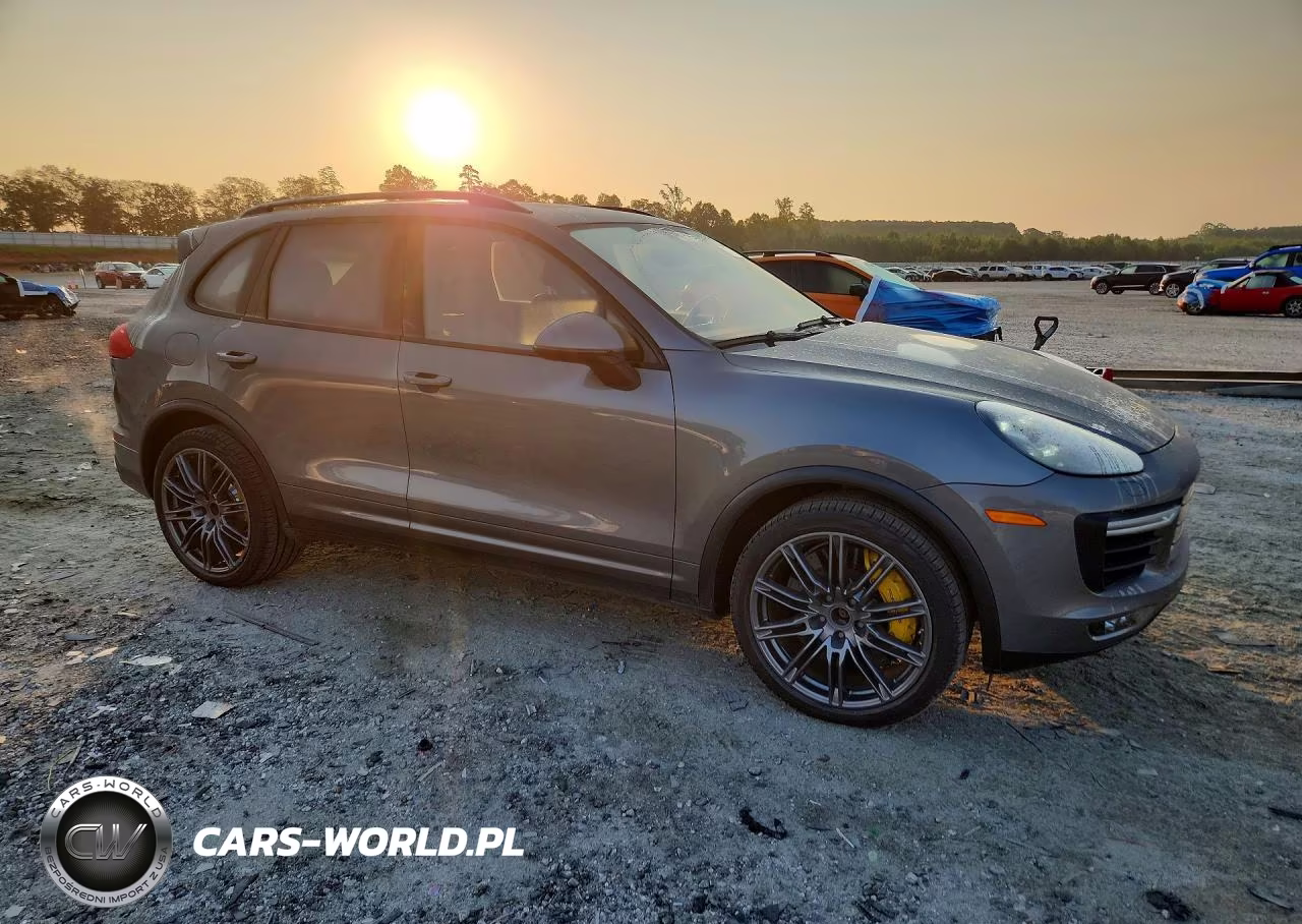 2015 Porsche Cayenne Turbo VIN:WP1AC2A20FLA82308 - 4