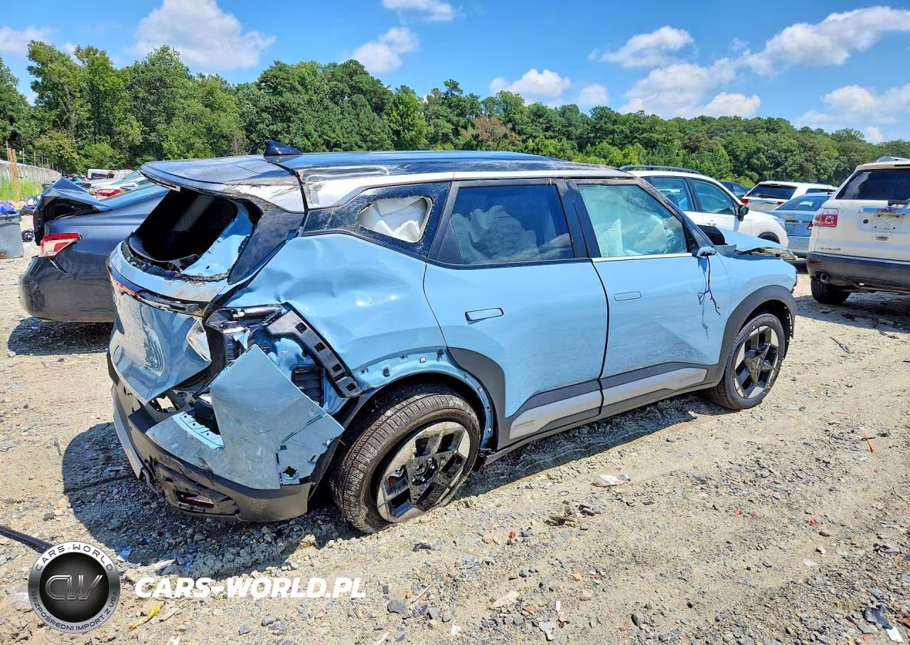 2027 Kia Seltos S VIN:KNDELCD3XV7022802 - 3