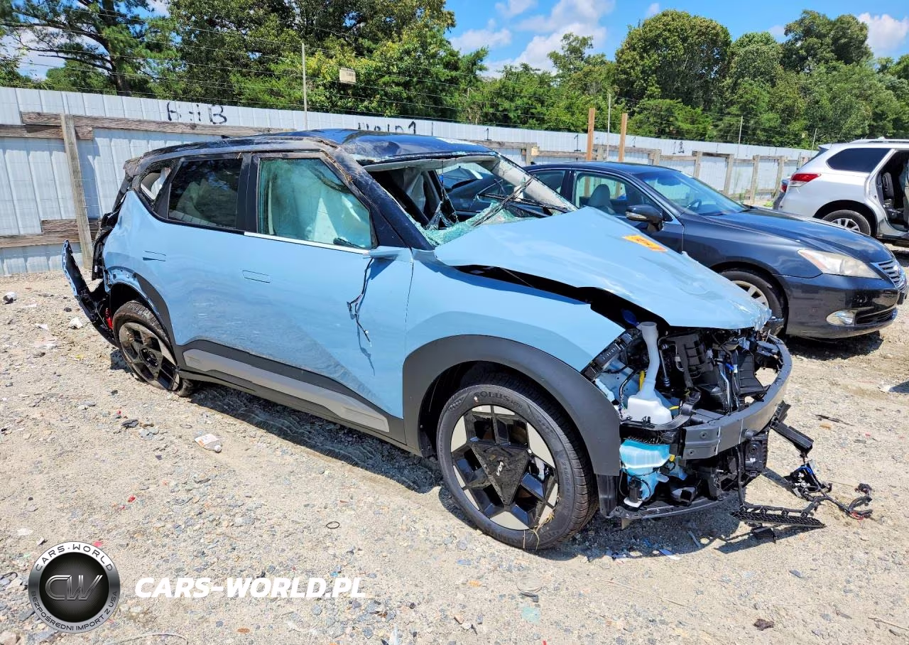 2027 Kia Seltos S VIN:KNDELCD3XV7022802 - 4