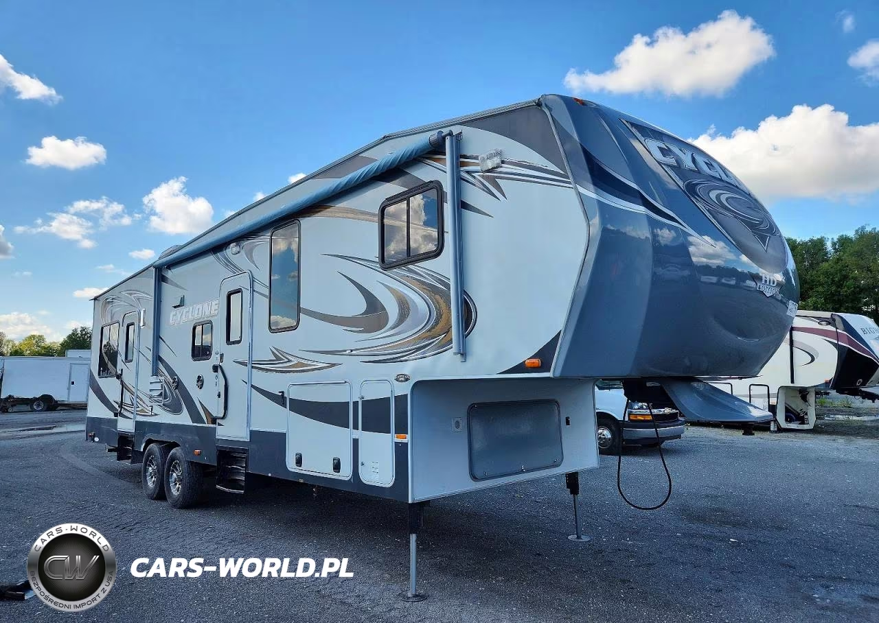 2012 Heartland Cyclone Camper – zdjęcie 1 z 10