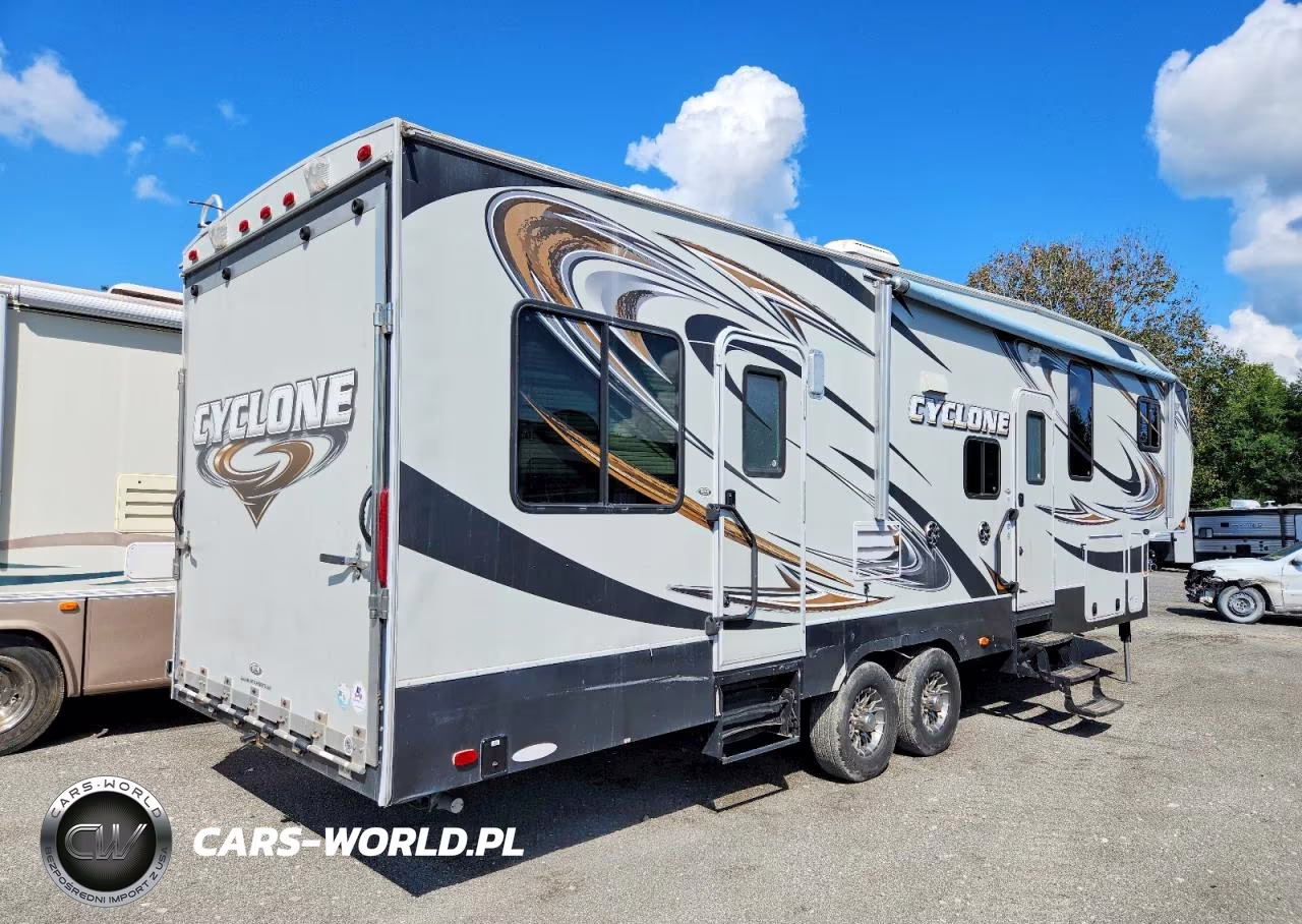 2012 Heartland Cyclone Camper VIN:5SFCG3621CE247194 - 4