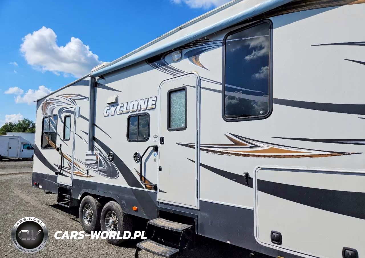 2012 Heartland Cyclone Camper VIN:5SFCG3621CE247194 - 9