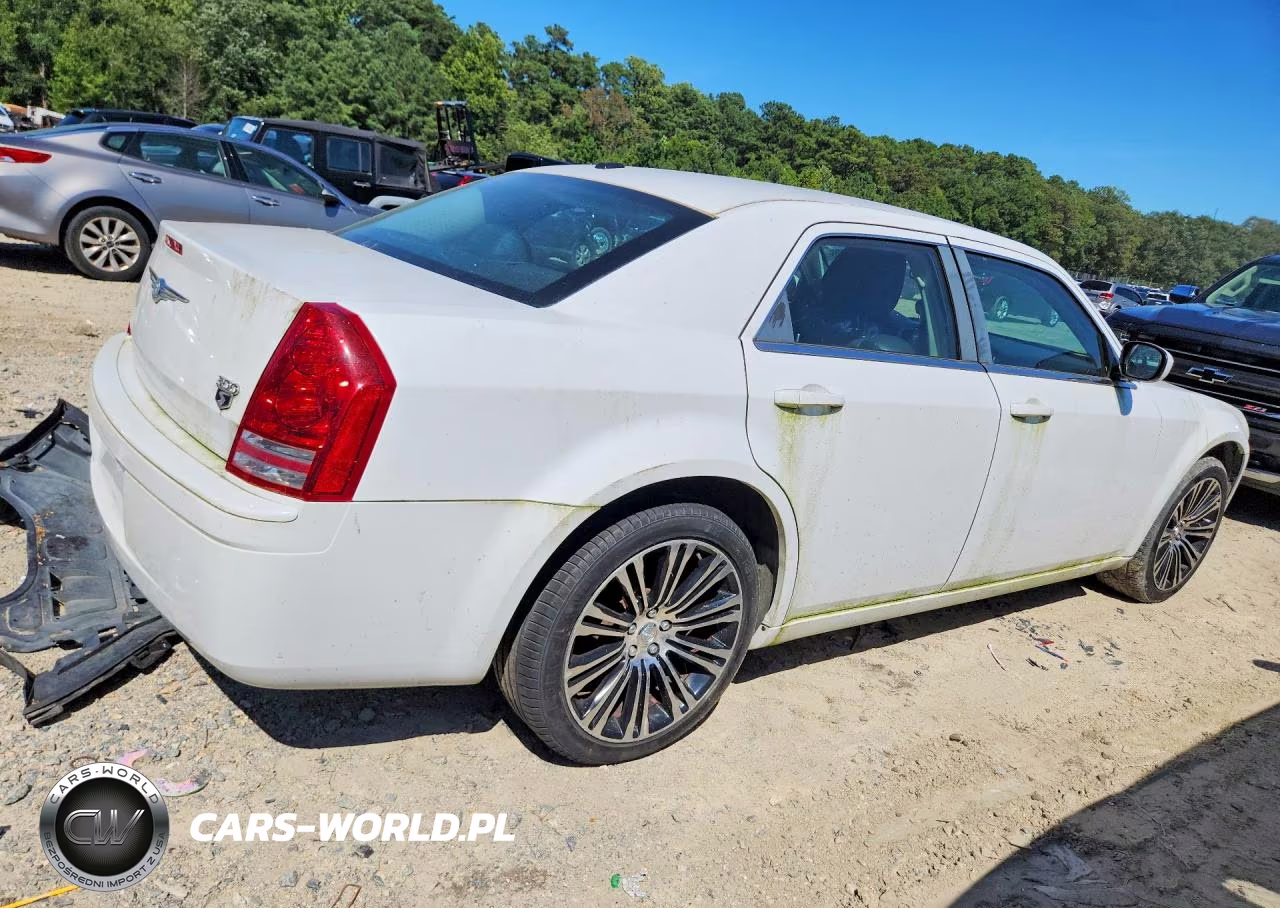2010 Chrysler 300 S VIN:2C3CA2CV1AH328672 - 3
