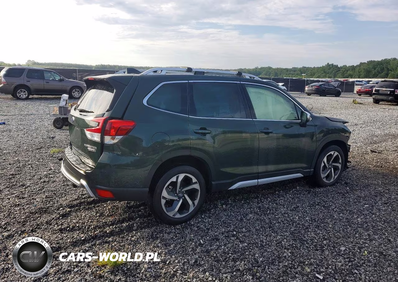 2023 Subaru Forester Touring VIN:JF2SKARC7PH487734 - 3