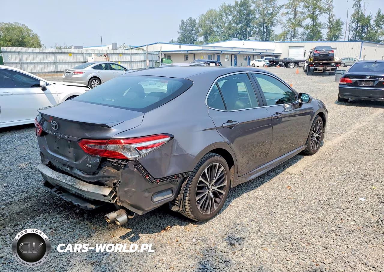 2018 Toyota Camry Se VIN:4T1B11HK5JU604344 - 3