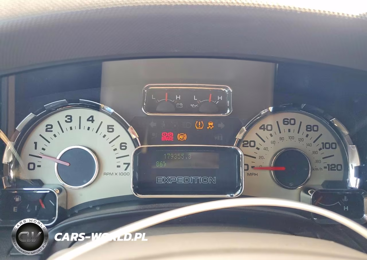 2010 Ford Expedition Xlt VIN:1FMJU1F57AEA29920 - 9