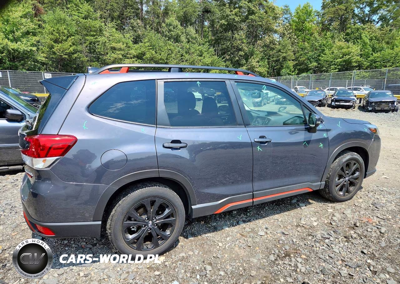 2024 Subaru Forester Sport VIN:JF2SKAEC2RH461387 - 3