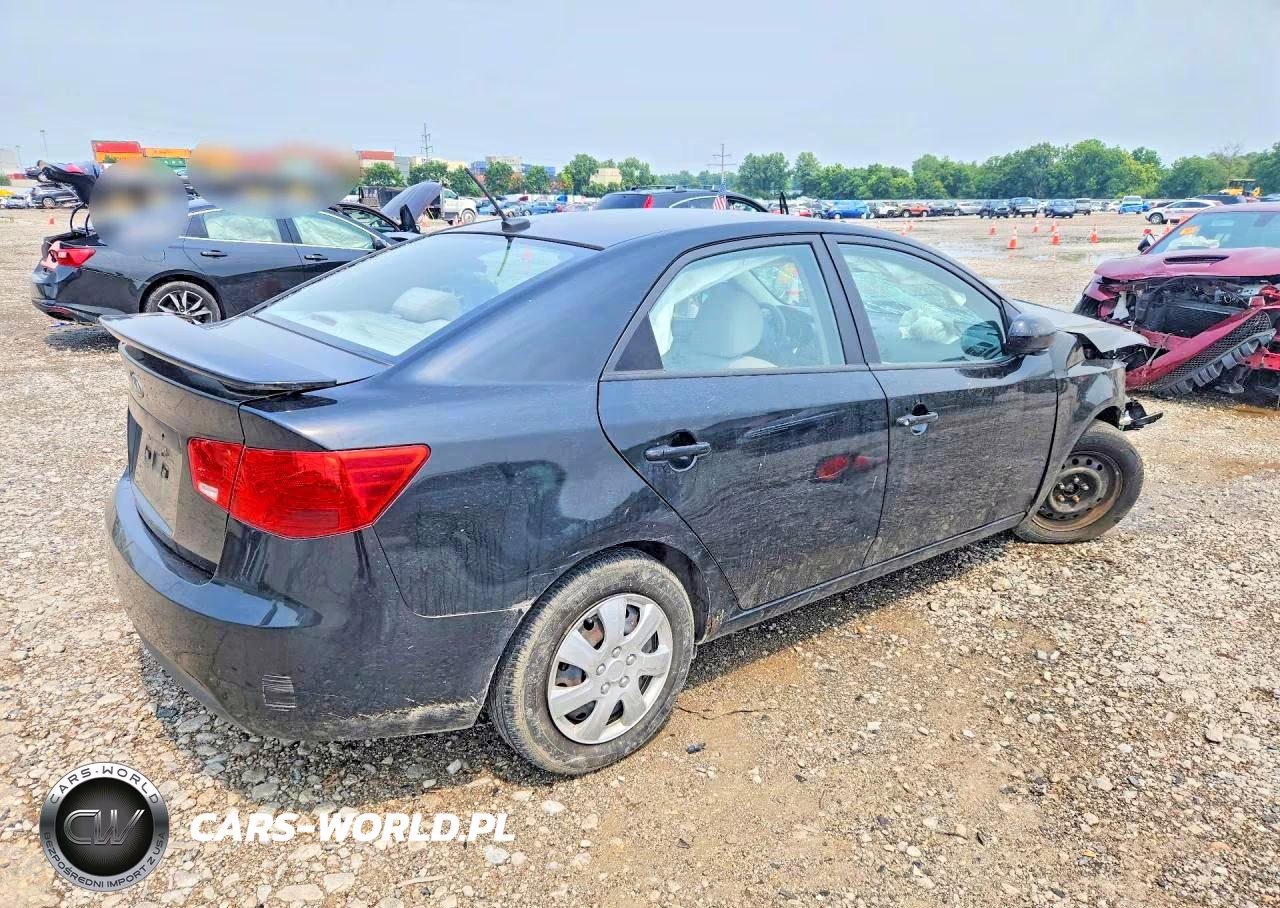 2010 Kia Forte Lx VIN:KNAFT4A27A5060643 - 3