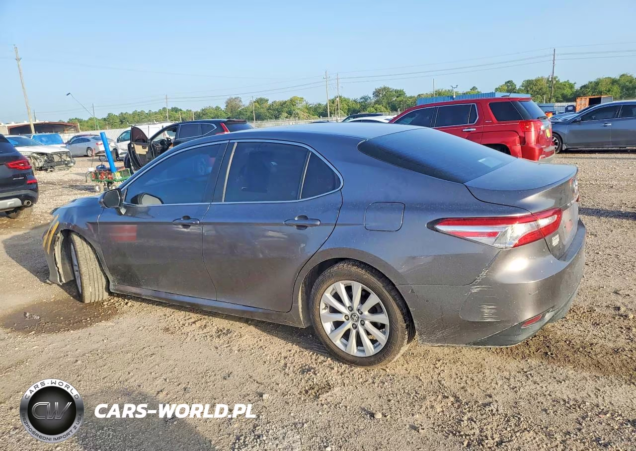 2018 Toyota Camry Le VIN:4T1B11HK9JU579688 - 2
