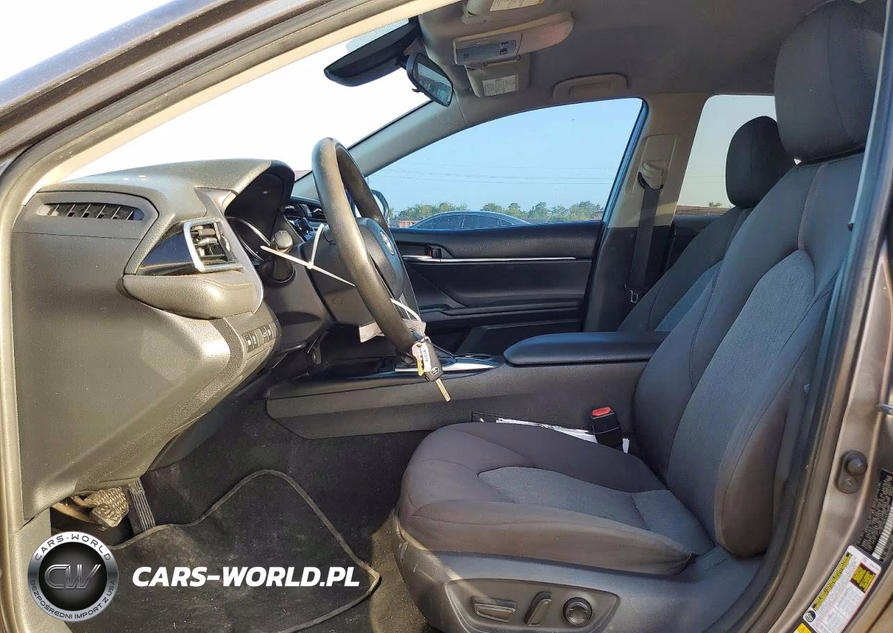 2018 Toyota Camry Le VIN:4T1B11HK9JU579688 - 7
