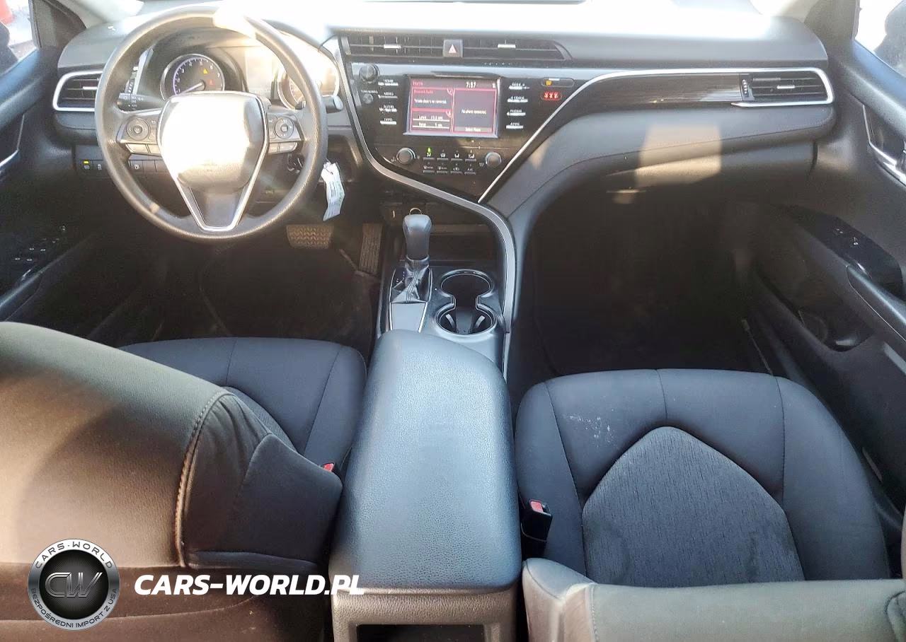 2018 Toyota Camry Le VIN:4T1B11HK9JU579688 - 8
