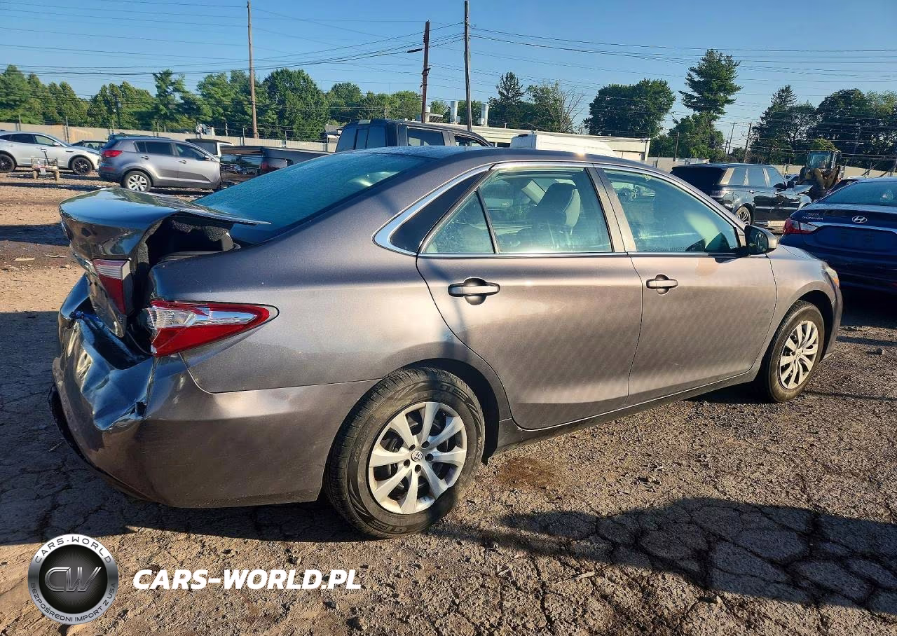 2016 Toyota Camry Le VIN:4T1BF1FK6GU586515 - 3