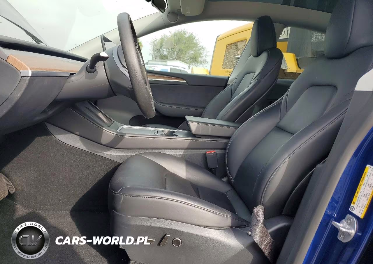 2025 Tesla Model Y VIN:7SAYGAEE5SF217561 - 7
