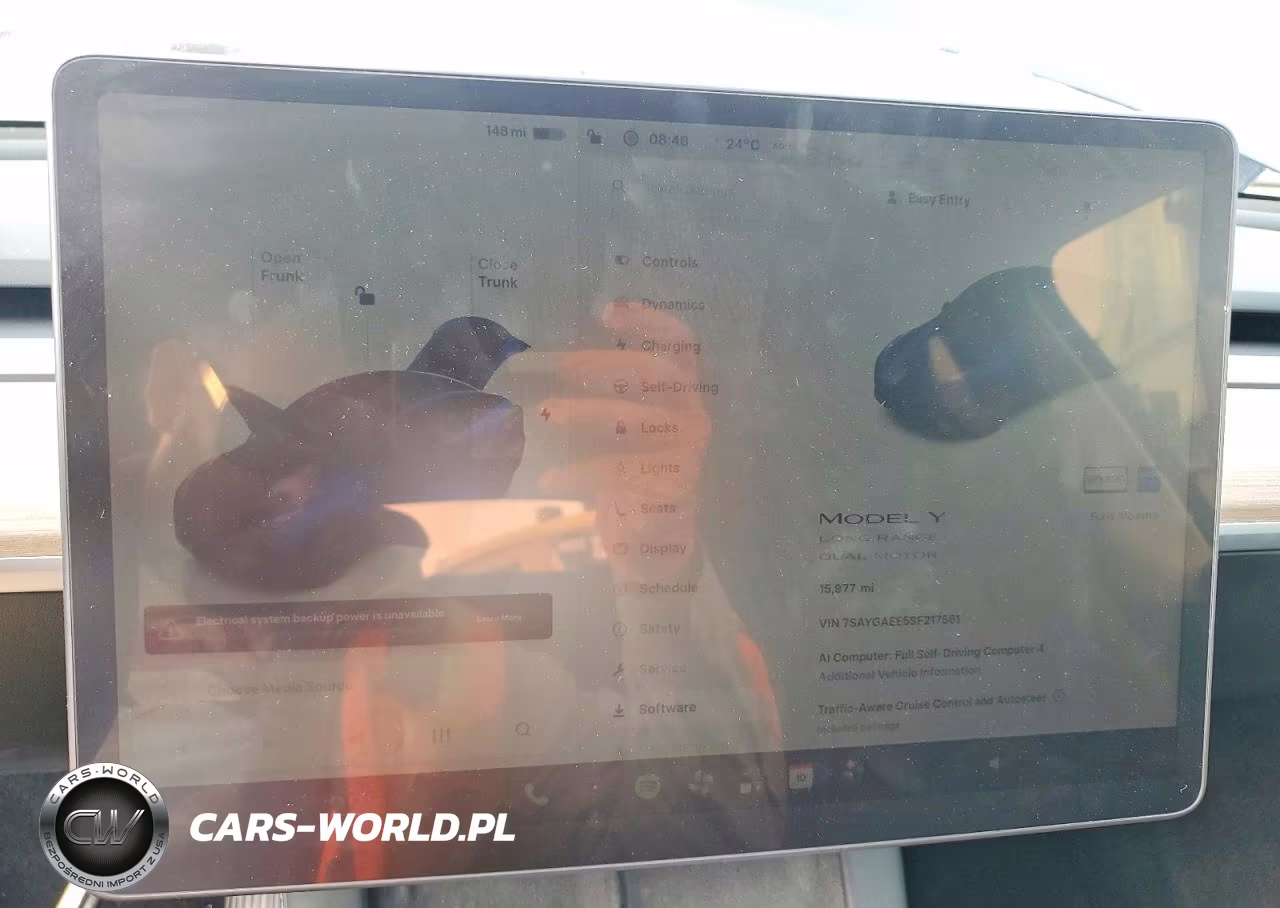 2025 Tesla Model Y VIN:7SAYGAEE5SF217561 - 9