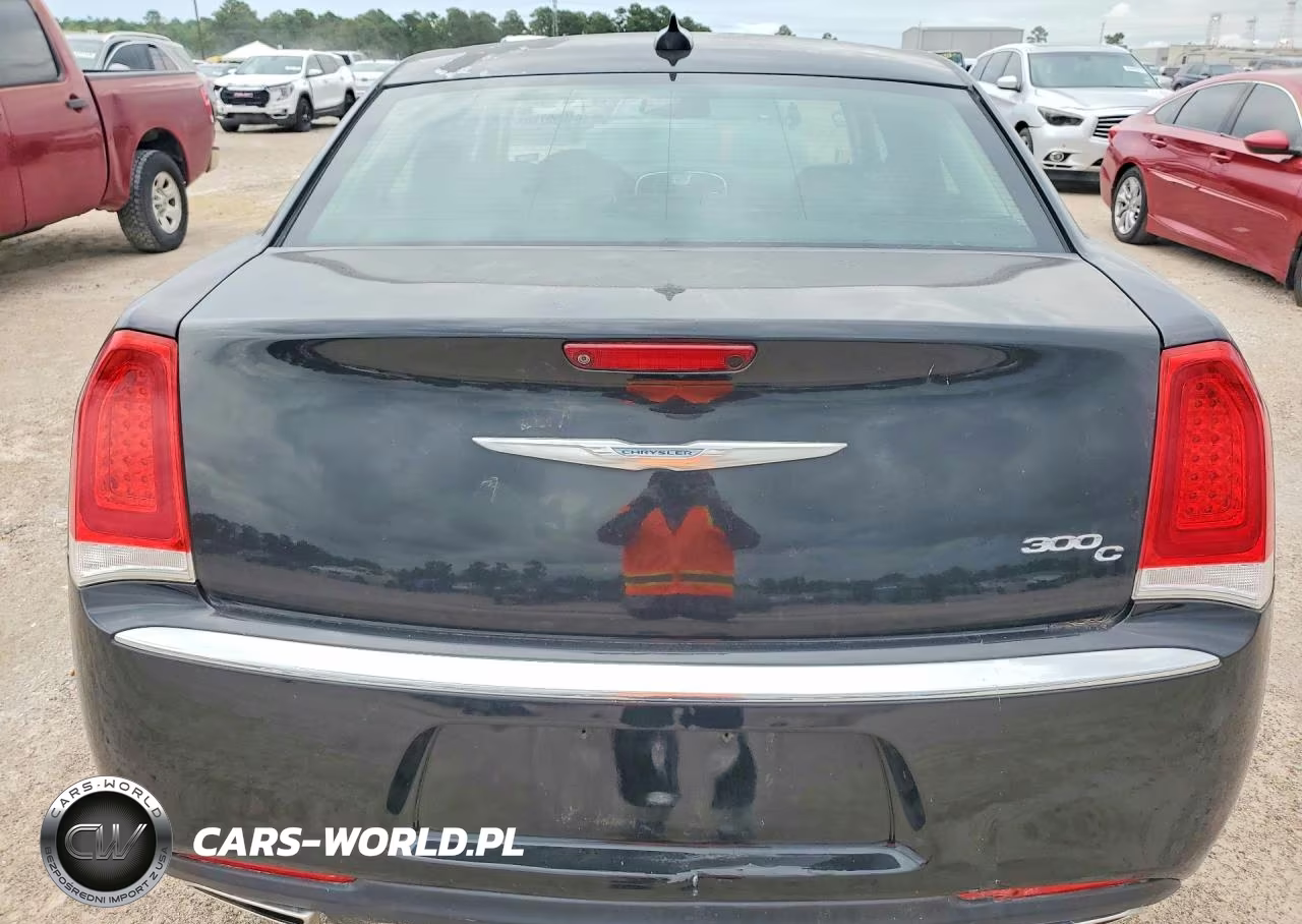 2015 Chrysler 300C VIN:2C3CCAEG6FH779901 - 6