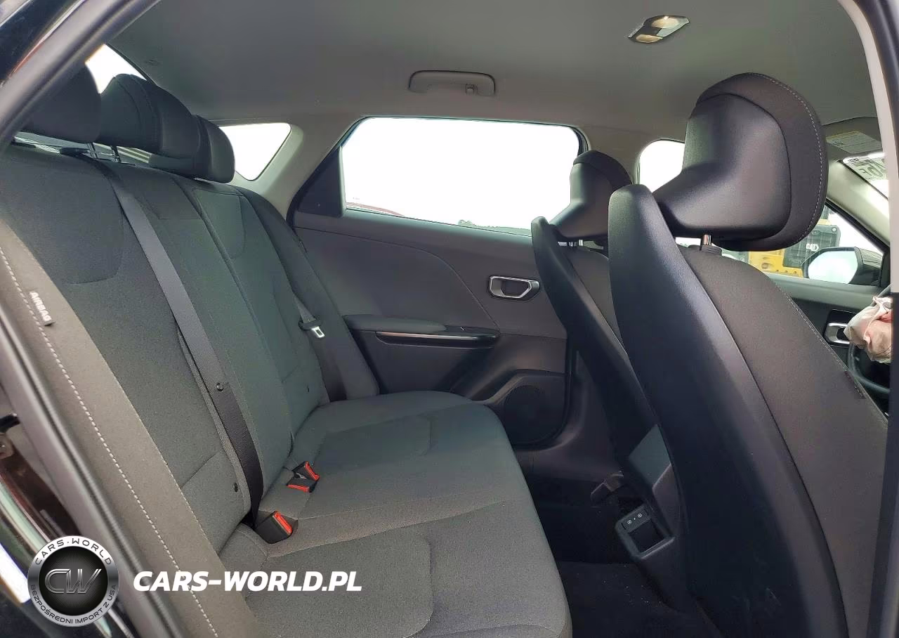 2025 Kia K4 Lx VIN:3KPFT4DE4SE203420 - 10