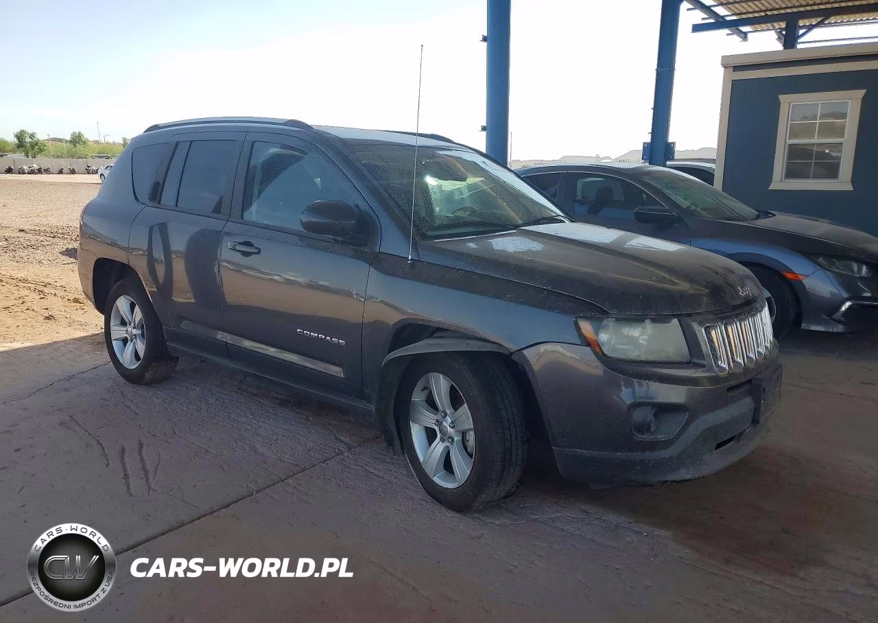 2016 Jeep Compass Latitude VIN:1C4NJCEA9GD640815 - 4
