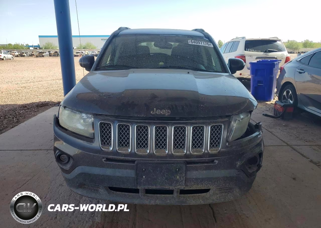 2016 Jeep Compass Latitude VIN:1C4NJCEA9GD640815 - 5