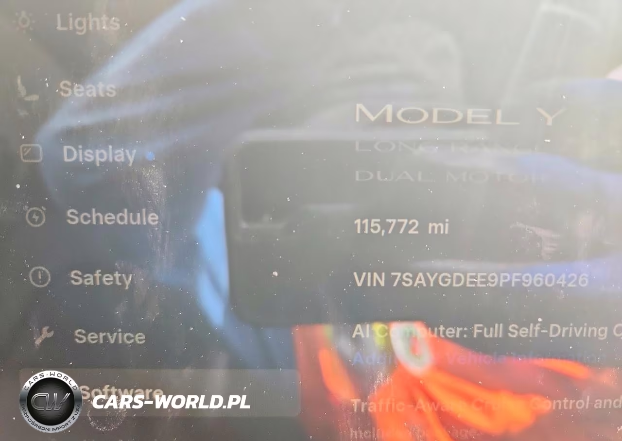 2023 Tesla Model Y VIN:7SAYGDEE9PF960426 - 9