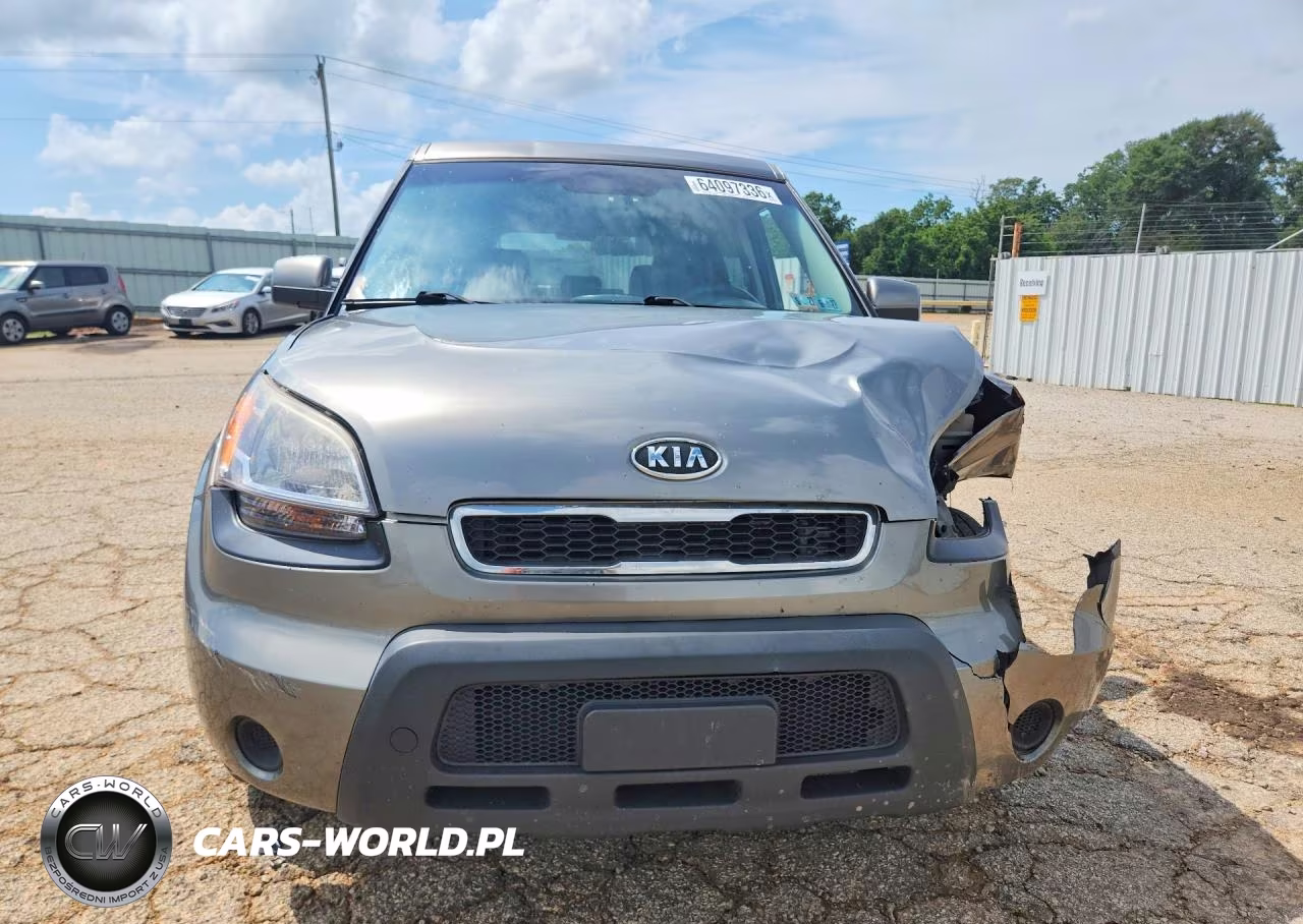 2011 Kia Soul + VIN:KNDJT2A24B7324084 - 5