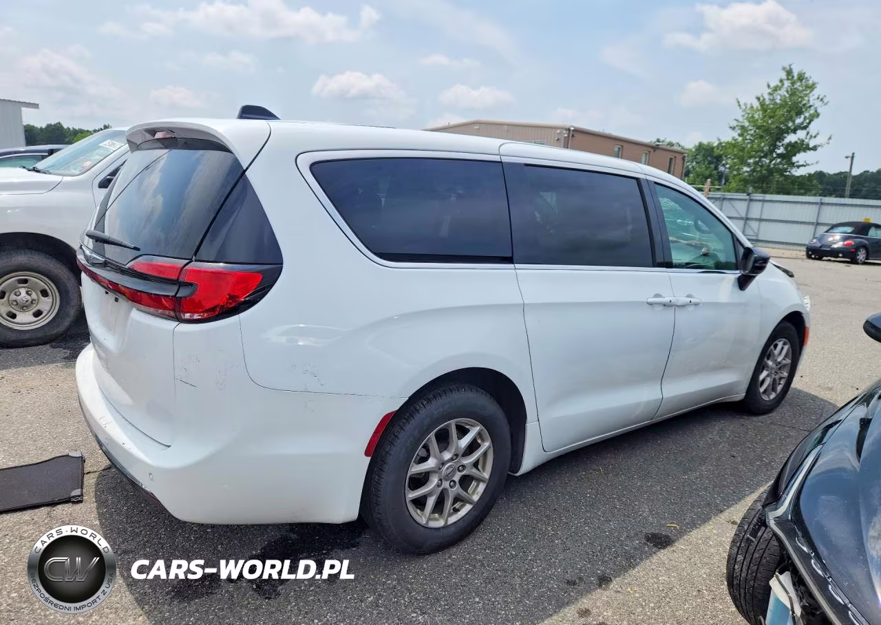 2025 Chrysler Pacifica Select VIN:2C4RC1BGXSR503932 - 3
