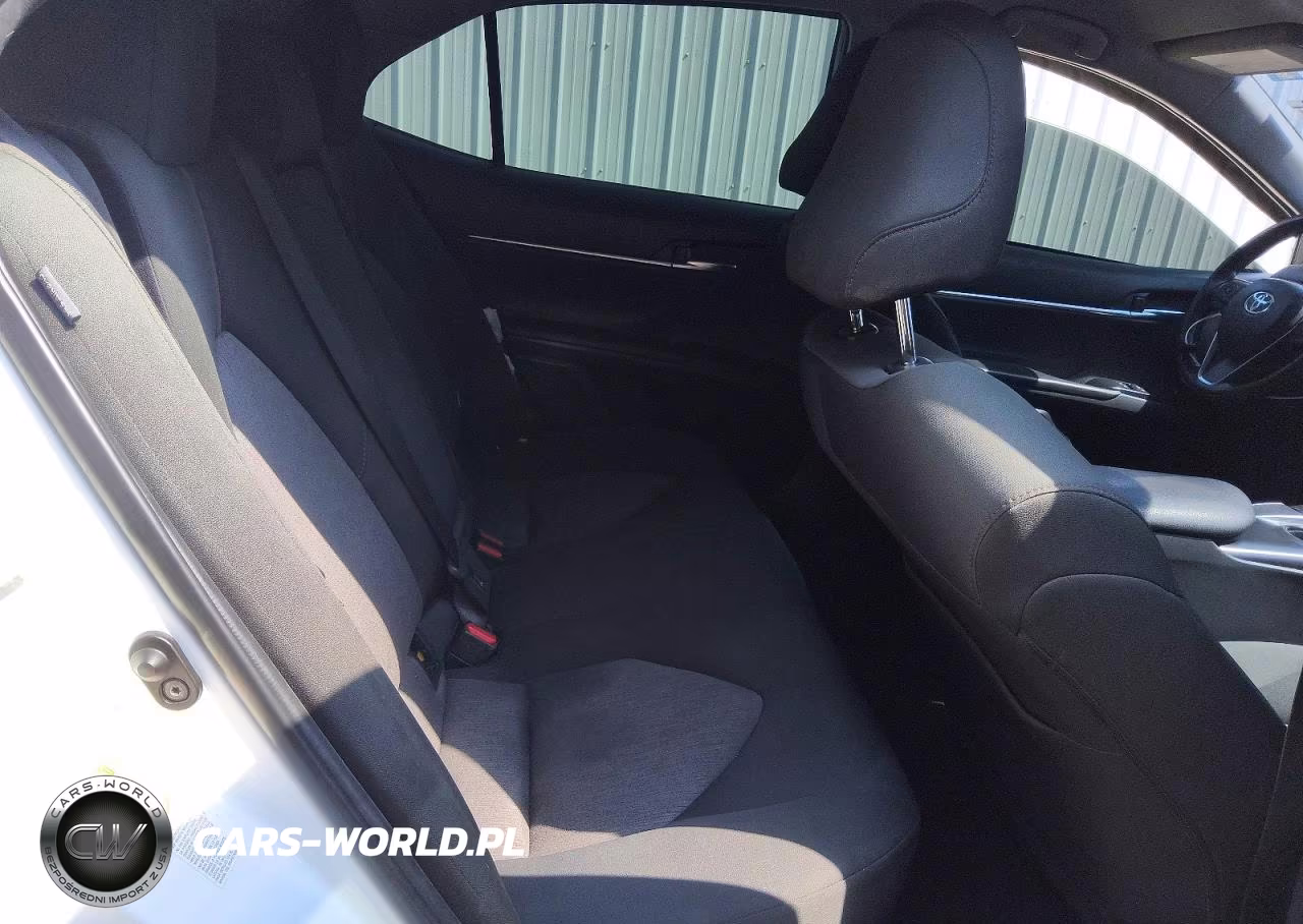 2018 Toyota Camry Le VIN:JTNB11HK1J3049771 - 10