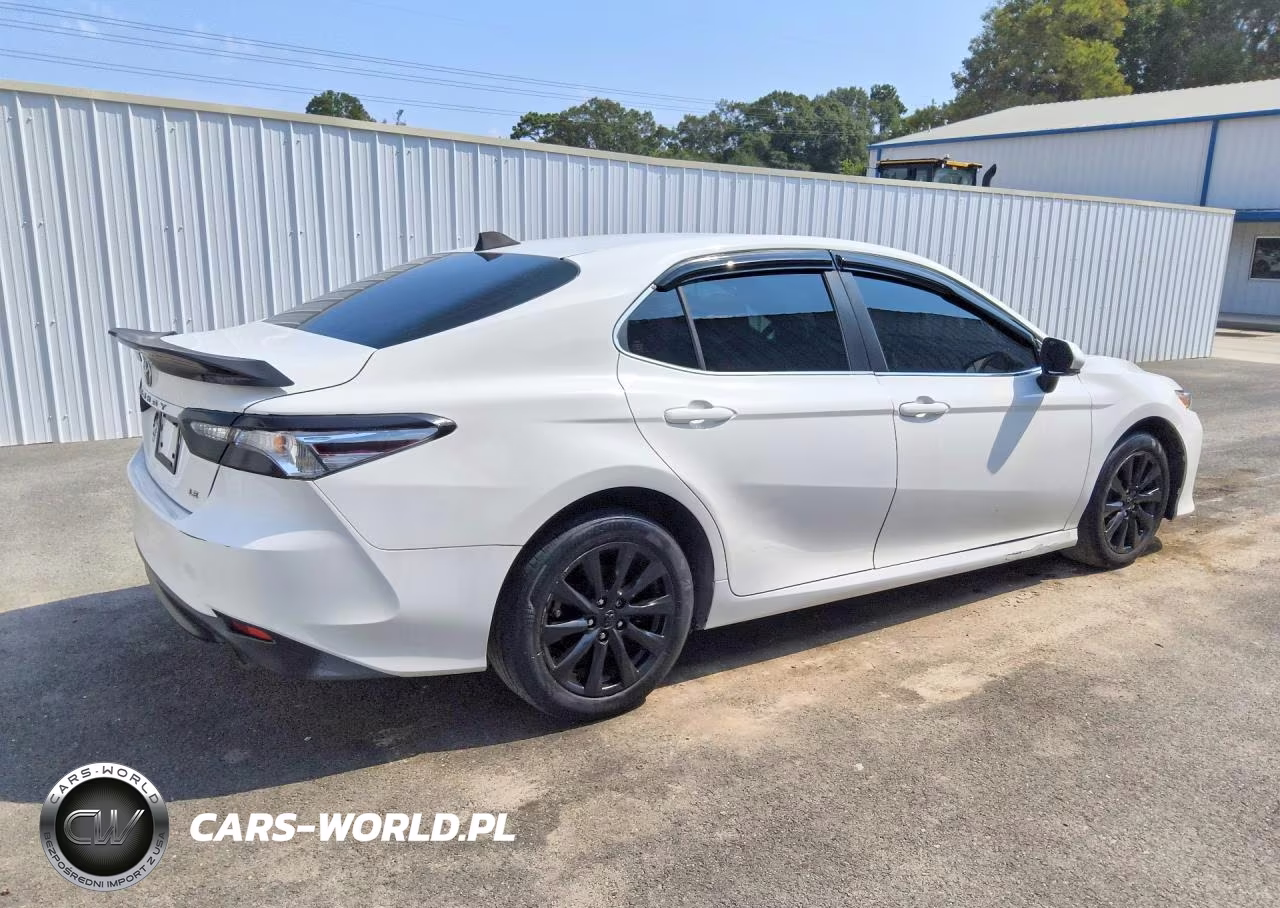 2018 Toyota Camry Le VIN:JTNB11HK1J3049771 - 3
