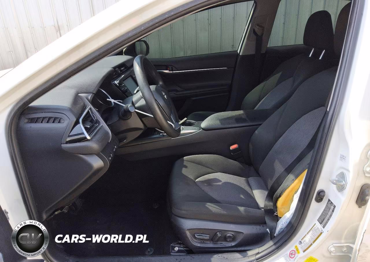 2018 Toyota Camry Le VIN:JTNB11HK1J3049771 - 7