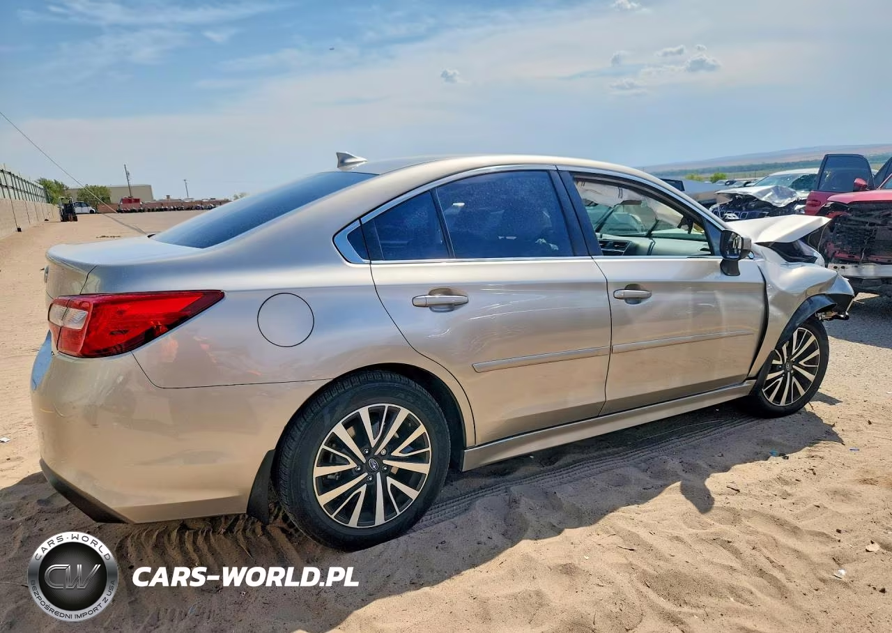 2018 Subaru Legacy 2.5I Premium VIN:4S3BNAC64J3034605 - 3