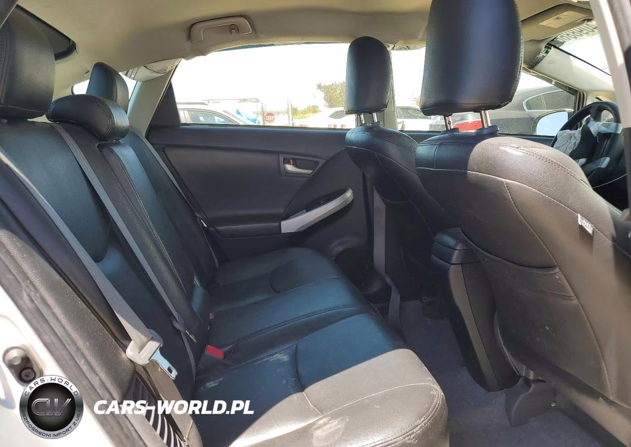 2015 Toyota Prius Two VIN:JTDKN3DU8F0485263 - 10
