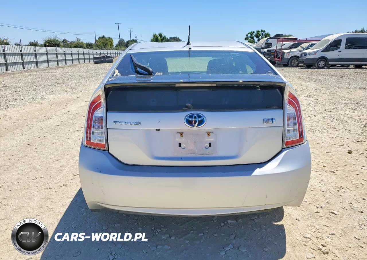 2015 Toyota Prius Two VIN:JTDKN3DU8F0485263 - 6