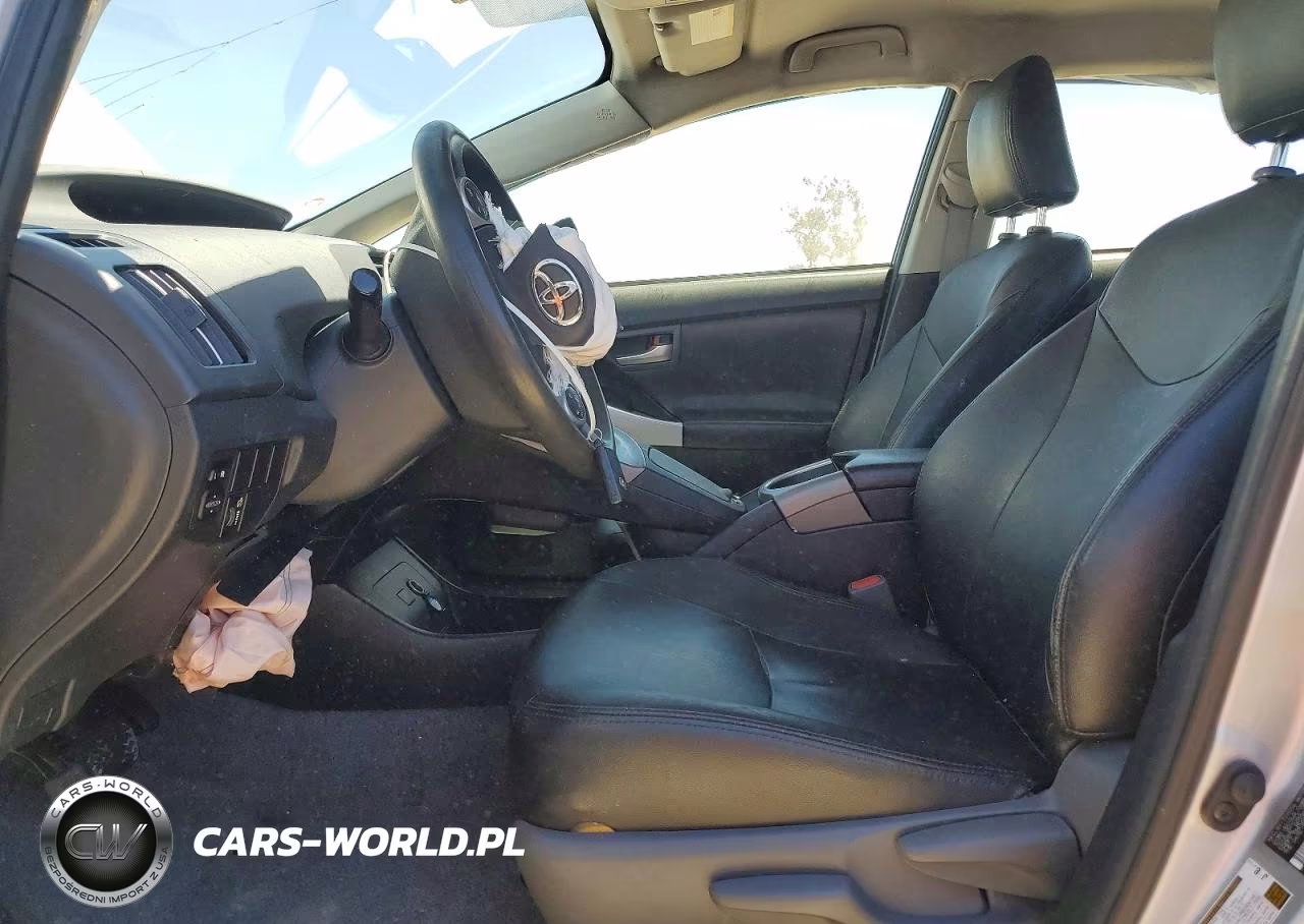 2015 Toyota Prius Two VIN:JTDKN3DU8F0485263 - 7