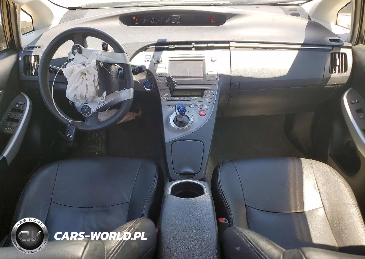 2015 Toyota Prius Two VIN:JTDKN3DU8F0485263 - 8