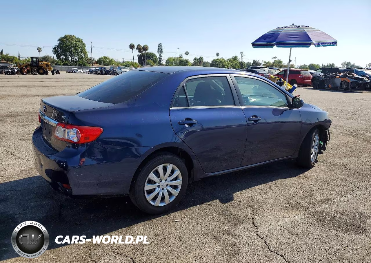 2013 Toyota Corolla Le VIN:5YFBU4EE1DP117607 - 3
