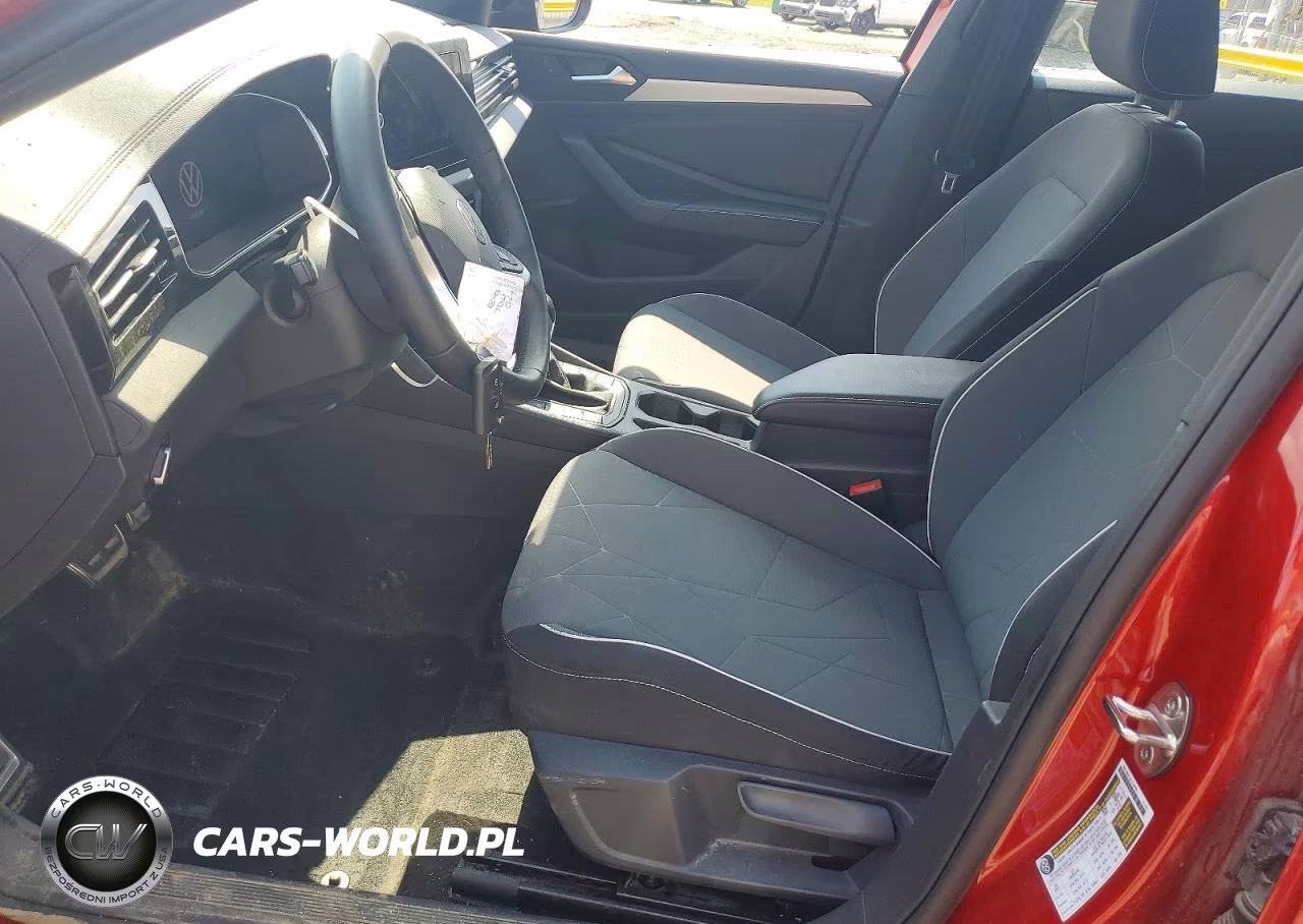 2025 Volkswagen Jetta Sport VIN:3VWBX7BU2SM050828 - 7