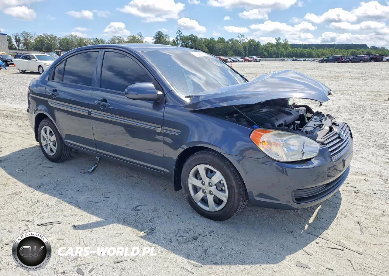 2009 Hyundai Accent Gls VIN:KMHCN46CX9U295018 - 4