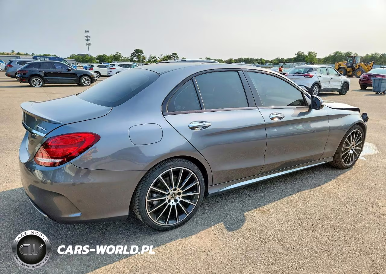 2018 Mercedes-Benz C 300 4Matic VIN:55SWF4KB4JU262331 - 3