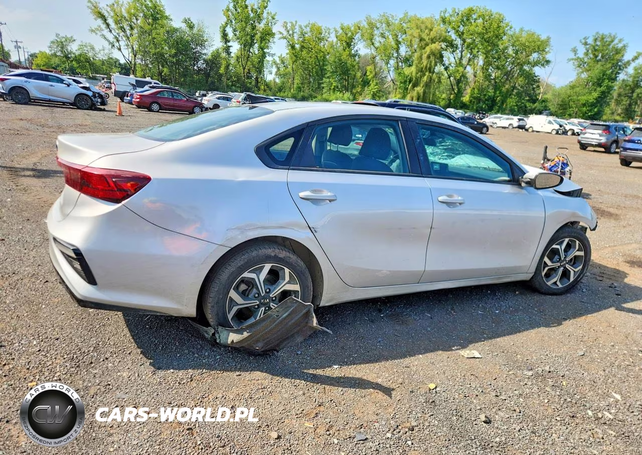 2021 Kia Forte Lxs VIN:3KPF24AD3ME313649 - 3