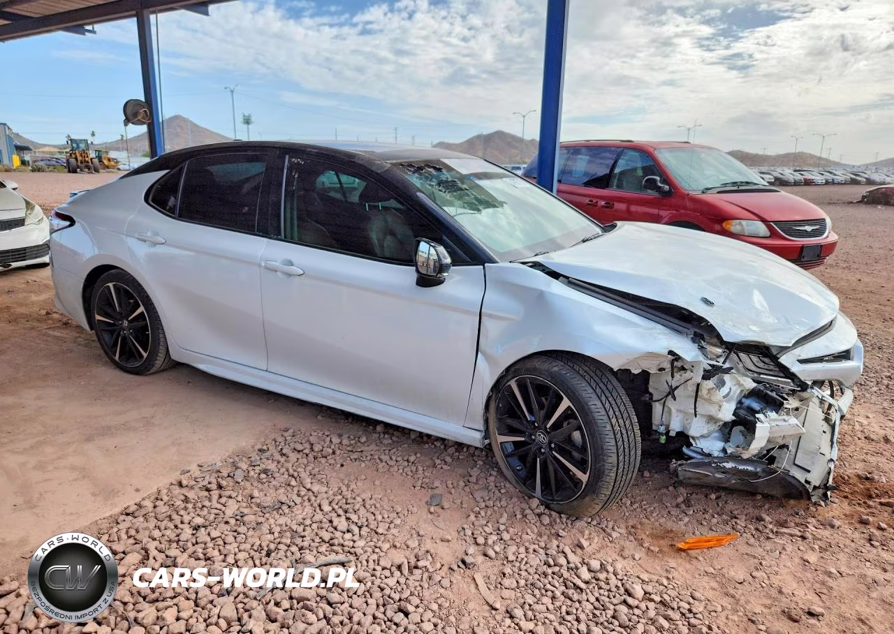 2018 Toyota Camry Xse V6 VIN:4T1BZ1HK8JU017161 - 4