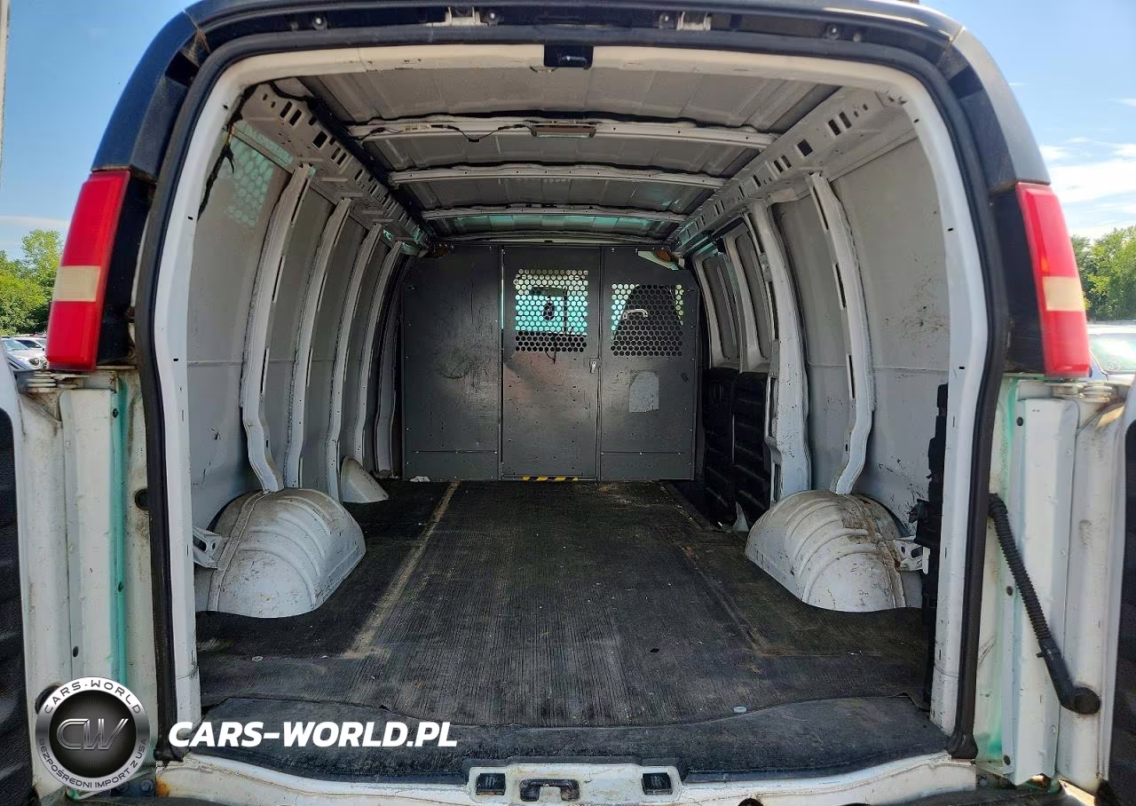 2008 Chevrolet Express G2500 VIN:1GCGG25C381134788 - 10