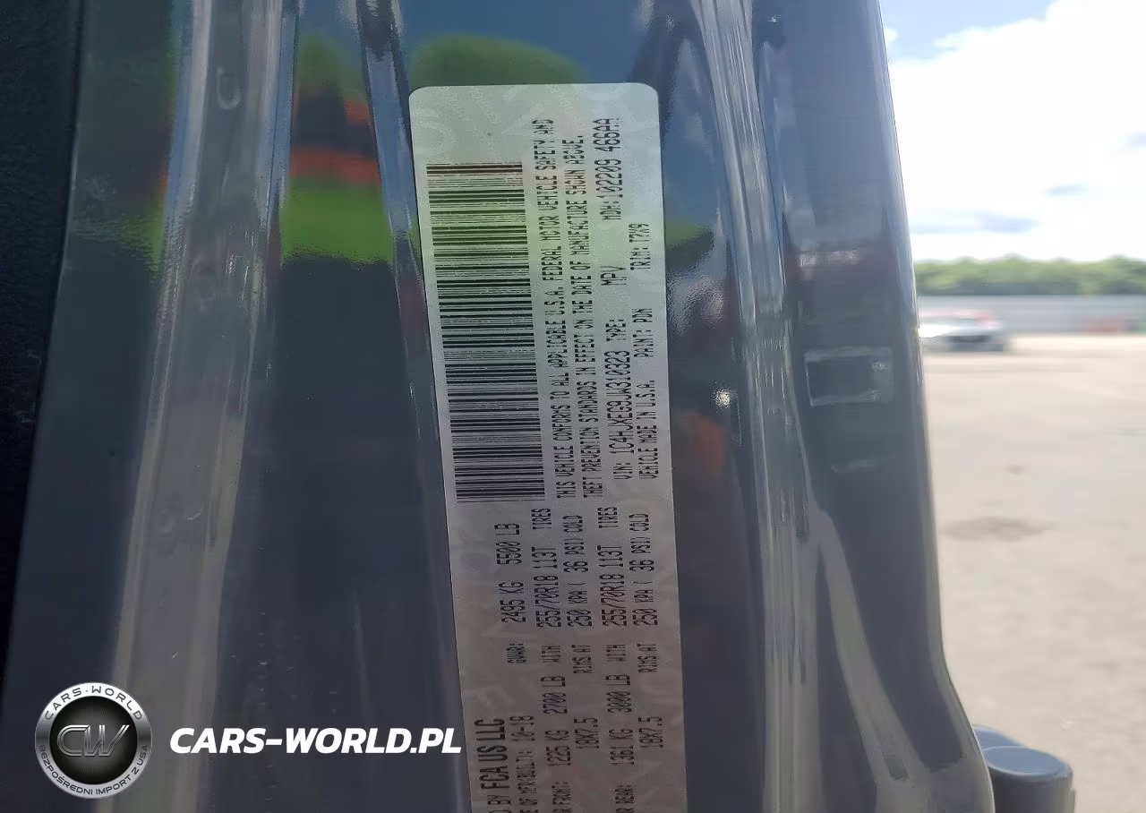 2018 Jeep Wrangler Unlimited Sahara VIN:1C4HJXEG9JW310323 - 13